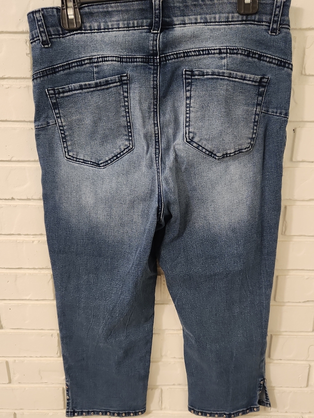 Earl Capri Jeans Blue Cropped Denim with Stud Trim - Picture 4 of 9